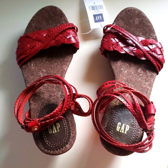 Wooden wedge Gap sandals - Picture 2 of 7